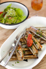 couteaux de mer cuisiné à l'ail et au persil
