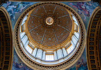 Fototapeta na wymiar Inside a Church Under the Dome