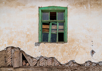 Fototapeta na wymiar Historical window detail in anatolia