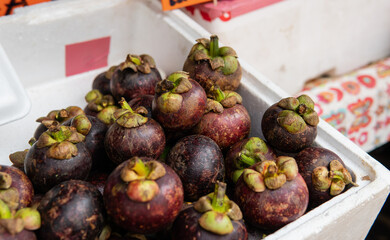 Asian fruit markets, tourist destinations for exotic fruits