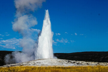 old faithful eruption
