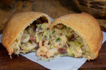 Fogazza with shrimp and catupiry cheese filling