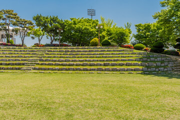Terraced seating made of boulders