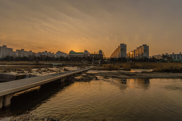 Fototapeta premium Sunset at a river i