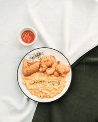 brakfast with Chicken wings & Macaroni Schotel