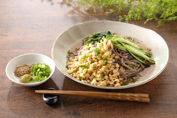 冷やしたぬき蕎麦