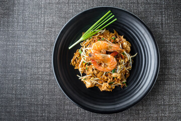 Pad thai, noodles, lunch, restaurant, copy space, vegetable, lime, ingredient, lemon, stir, top view, shrimp, garlic, Thai food, leaf, meal, noodle, seafood, chicken, tofu, egg, sauce, siam, thai food