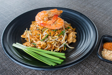 Pad thai, noodles, lunch, restaurant, copy space, vegetable, lime, ingredient, lemon, stir, top view, shrimp, garlic, Thai food, leaf, meal, noodle, seafood, chicken, tofu, egg, sauce, siam, thai food
