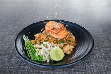 Pad thai, noodles, lunch, restaurant, copy space, vegetable, lime, ingredient, lemon, stir, top view, shrimp, garlic, Thai food, leaf, meal, noodle, seafood, chicken, tofu, egg, sauce, siam, thai food