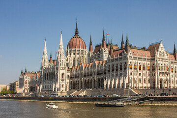 Fototapeta na wymiar View of the Parliament building in Budapest . Hungary