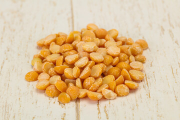 Raw dry peas for cooking