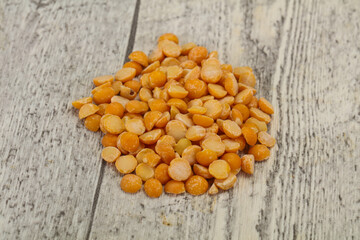 Raw dry peas for cooking