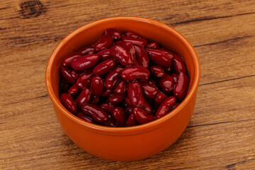 Red baked kidney in the bowl