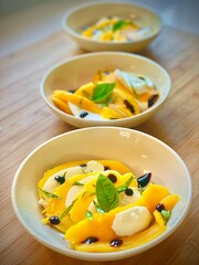 entrée mangue mozzarella