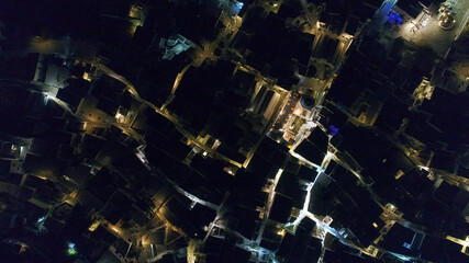 Village de Chora sur l'île d'Ios vue de nuit