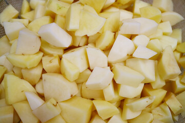 カットしたジャガイモ