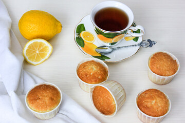 
lemon cupcakes composition