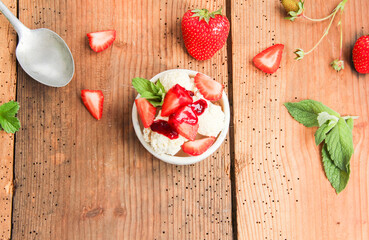 Erdbeereisbecher Eisbecher Erdbeeren Vanilleeis Top View Erdbeersaison