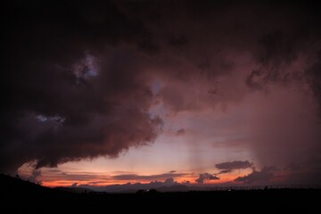 夕焼け, 空, 雲, 太陽, 雲, オレンジ, 自然, 日の出, 赤, 夜会, 光, 色, 青, 美しい, 夜, 太陽光, 今夜, カラフル, 黄色, 風景, 乗り切る, 嵐, 曇った, サマータイム