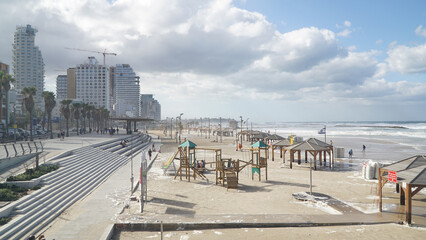 Naklejka premium Beach impressions on a cloudy day in Tel Aviv, Israel.