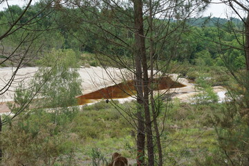 Le lac rouge de Guizengeard