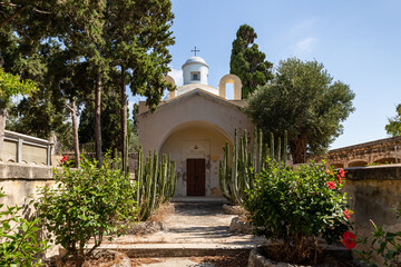 Obraz premium The entrance to the Teresas Church of the Holy which is located on Mount Carmel in Haifa city in northern Israel