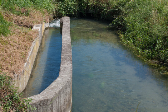 deviatore d'acqua per irrigazione agricola