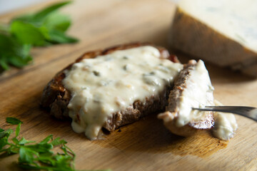 Beef sirloin premium with cheese sauce 