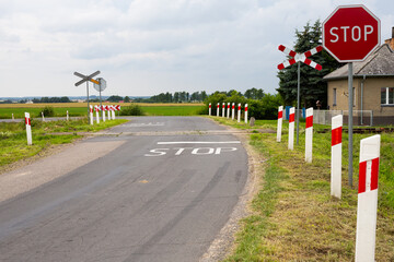 Unguarded crossing between road and rail 