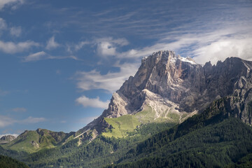 Fototapeta na wymiar a panoramic rock in the mountains.jpg