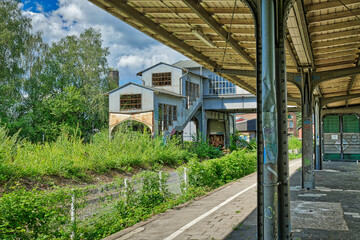 Fototapeta na wymiar Verlassener öffentlich zugänglicher Bahnhof in Solingen