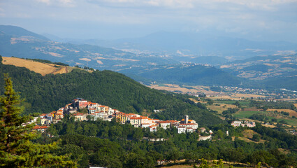 Fototapeta na wymiar panoramica Bella in Basilicata ( Potenza Italia )