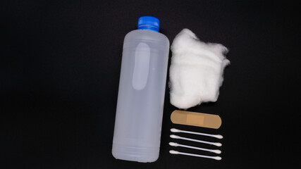 Products to disinfect wounds, alcohol and cotton