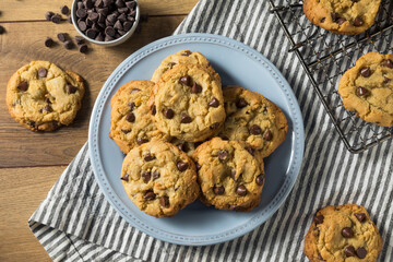 Homemade Warm Chocolate Chip Cookies