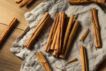 Dry Organic Ceylon Cinnamon Sticks