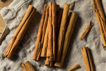 Dry Organic Ceylon Cinnamon Sticks