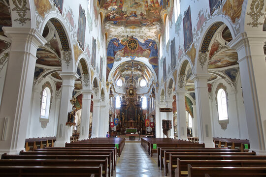 barocke Innenausstattung der Stadtpfarrkirche St. Martin