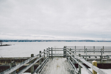 Obraz premium ponton au bord de l'eau