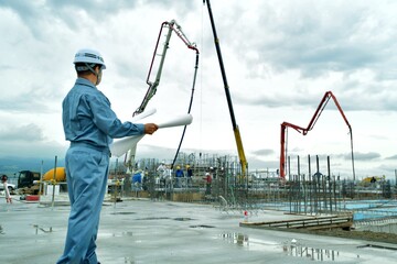 ビル建設の現場監督