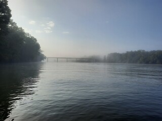 Fototapeta na wymiar foggy morning on the river
