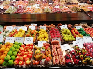 カラフルなお菓子、市場にて/Colorful sweets at market