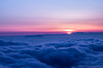 雲海の朝陽