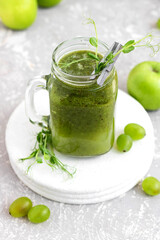 Green Vitamin Smoothie with Young Pea Shoots