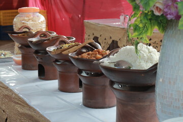 Food served Buffet at major and important events.