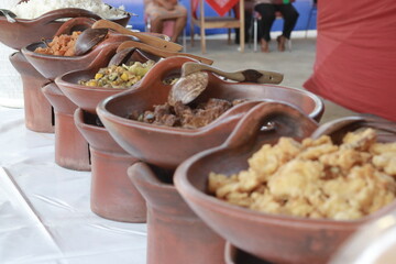 Food served Buffet at major and important events.
