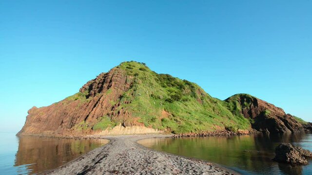 二ツ亀　佐渡　外海府の景色