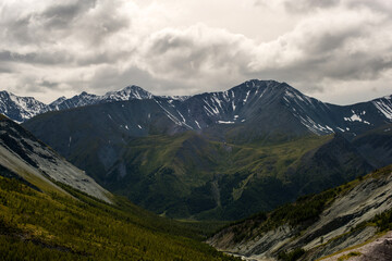 Naklejka na ściany i meble AK-Kem river valley and the top of Kara-tyurek pass
