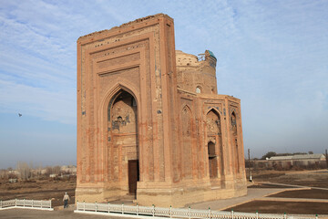 Obraz premium Torebek Hanim Mausoleum was built in the 14th century. Mrs. Torebek is the wife of Emir Timur. The mausoleum is decorated with tiles. Kunya Urgench, Turkmenistan.