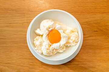  frozen eggs ice-cream