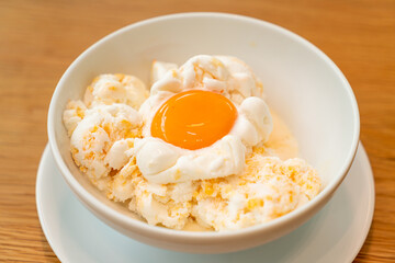  frozen eggs ice-cream